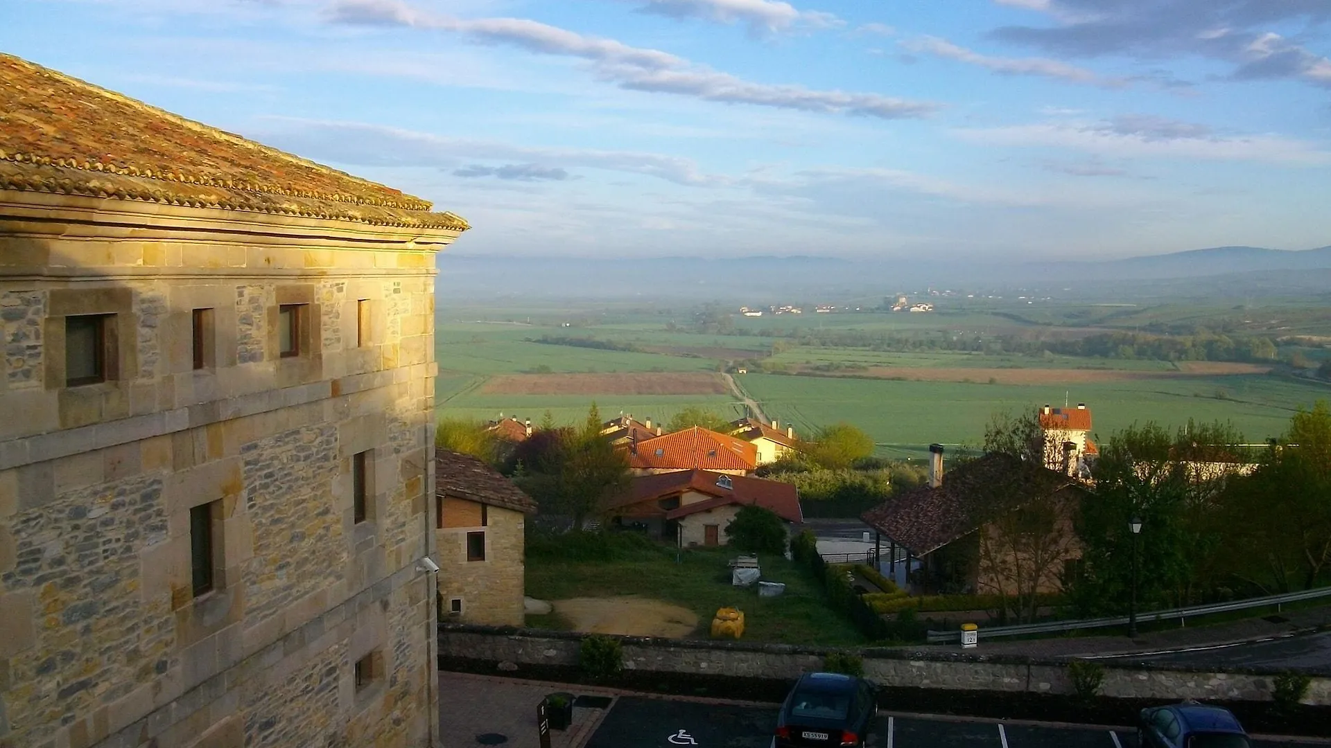 Отель Parador De Аргоманис