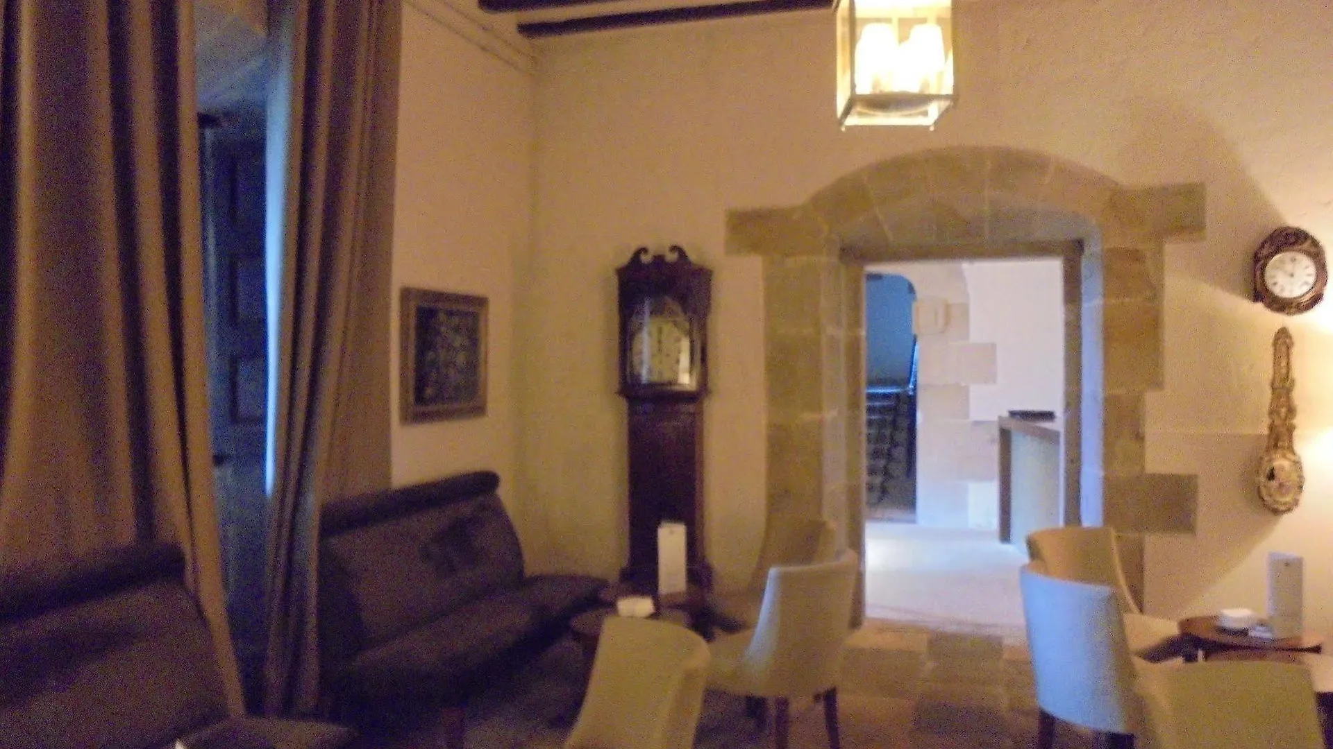 Parador De Argomaniz Hotel