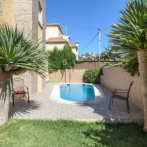 En Casa Céntrica Con Piscina Habitación en casa particular Almuñécar